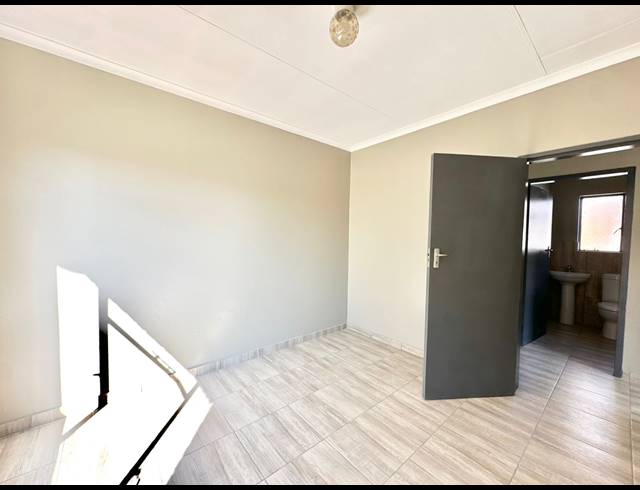 3 BEDROOM HOUSE FOR SALE IN IVY PARK